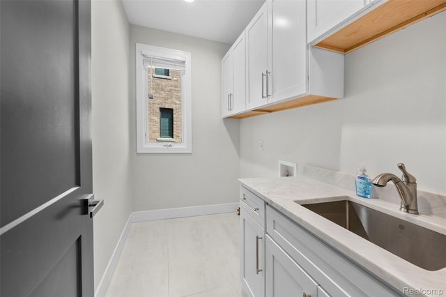 20249 Beacon Way, Northville, MI 48167