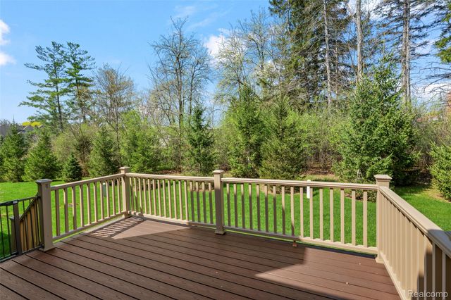 20249 Beacon Way, Northville, MI 48167