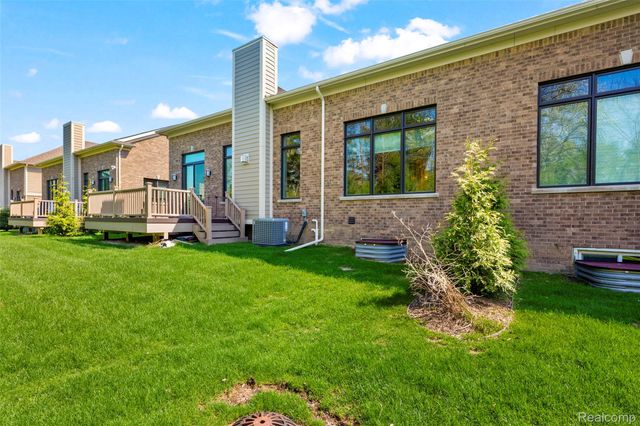 20249 Beacon Way, Northville, MI 48167