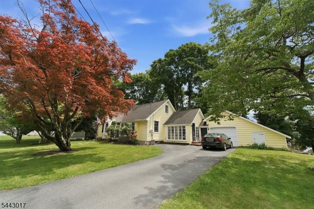 11 Putting Green, Sparta Twp., NJ 07871