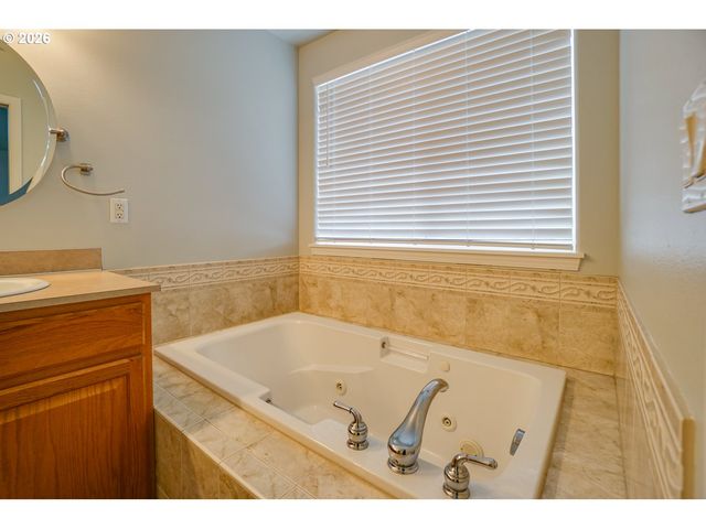 9819 Ne 86TH St, Vancouver, WA 98662