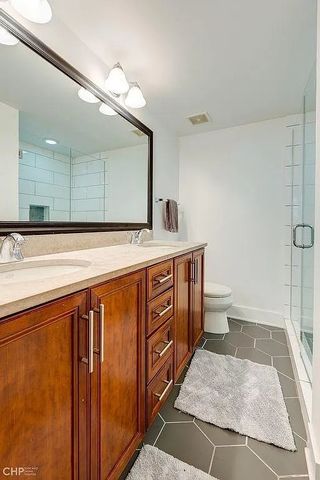 3424 N RACINE Avenue G, Chicago, IL 60657