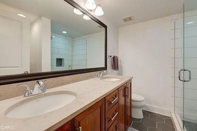 3424 N RACINE Avenue G, Chicago, IL 60657
