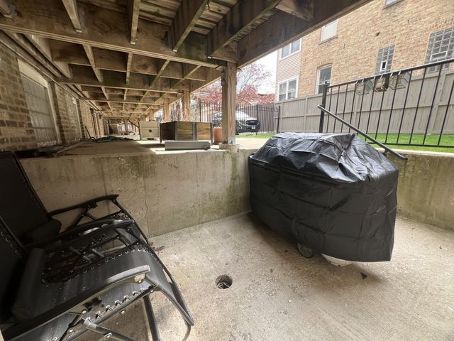 3424 N RACINE Avenue G, Chicago, IL 60657