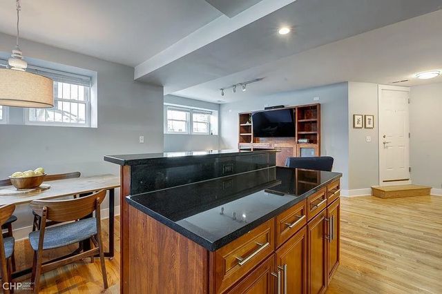 3424 N RACINE Avenue G, Chicago, IL 60657
