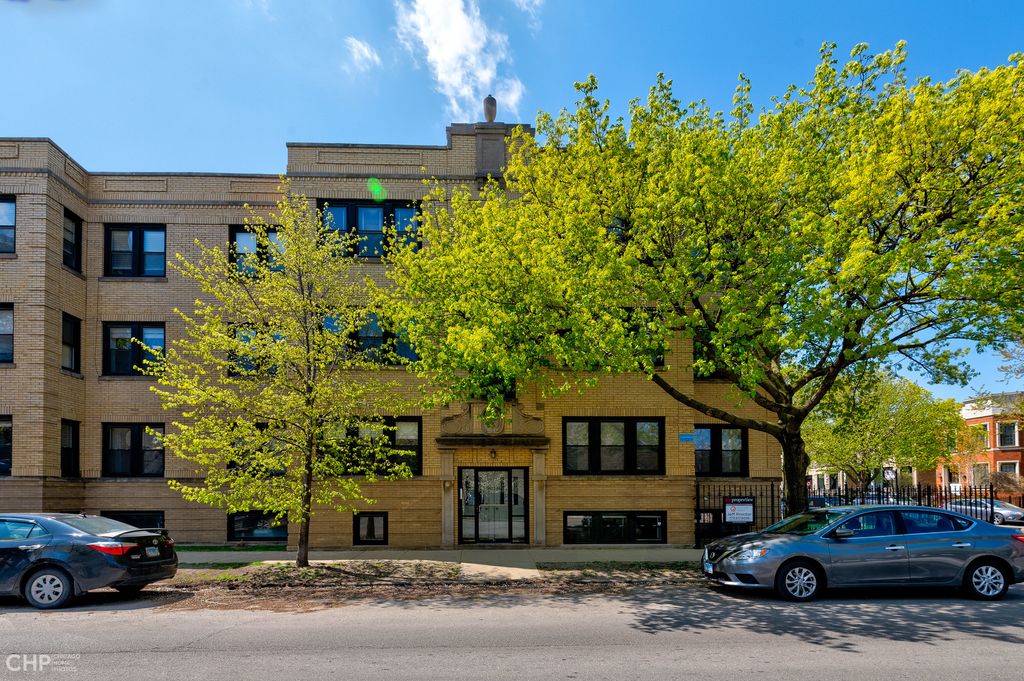 3424 N RACINE Avenue G, Chicago, IL 60657