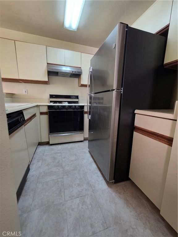 Image 18 of property listing at 2410 N Towne 63, Pomona, CA 91767