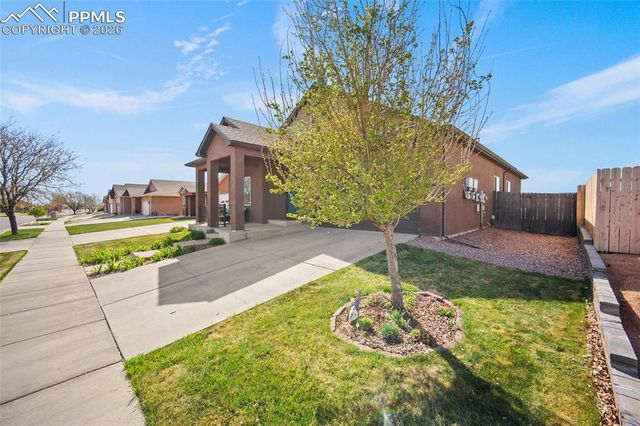 3012 Prairie Hawk Lane, Pueblo, CO 81005