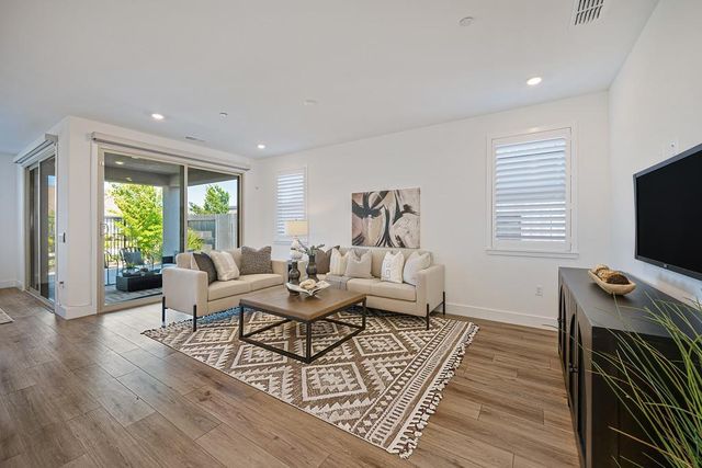 8939 Cerro Vista Dr, El Dorado Hills, CA 95762