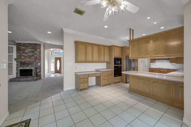 13777 Parkway Manor Drive, Willis, TX 77318