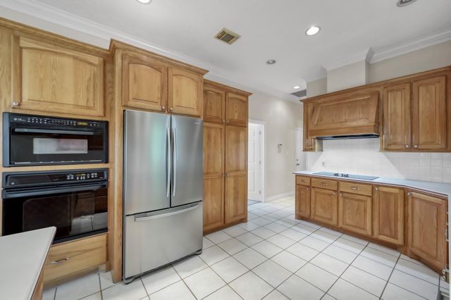 13777 Parkway Manor Drive, Willis, TX 77318