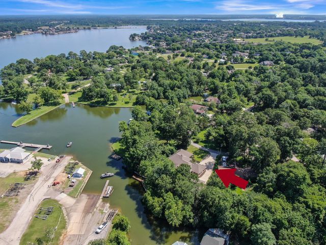 13777 Parkway Manor Drive, Willis, TX 77318