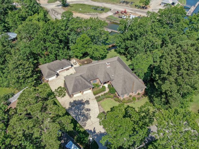 13777 Parkway Manor Drive, Willis, TX 77318