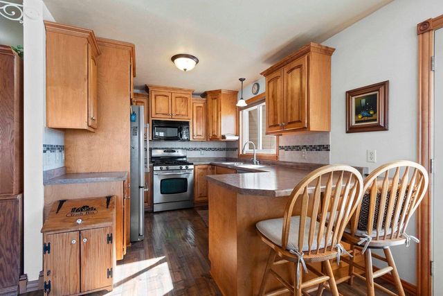 2198 S BROADWAY STREET, De Pere, WI 54115