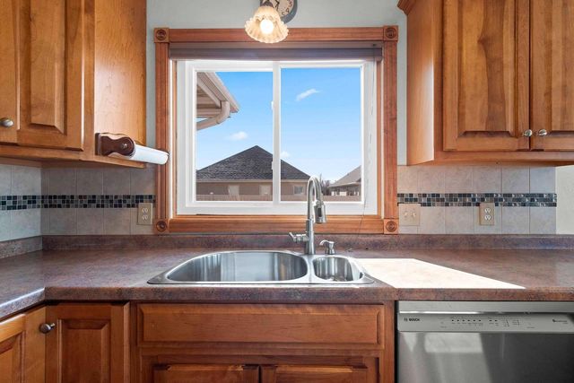 2198 S BROADWAY STREET, De Pere, WI 54115