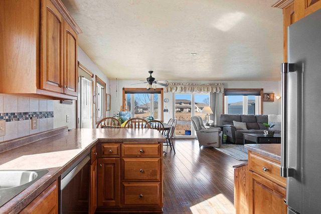 2198 S BROADWAY STREET, De Pere, WI 54115