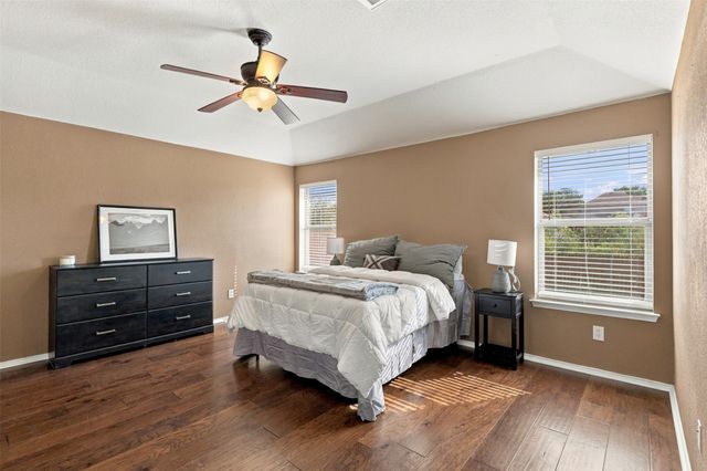 2325 Wakecrest Drive, Fort Worth, TX 76108