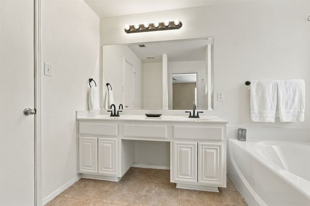 2325 Wakecrest Drive, Fort Worth, TX 76108
