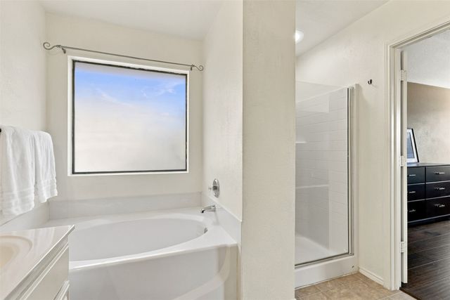 2325 Wakecrest Drive, Fort Worth, TX 76108