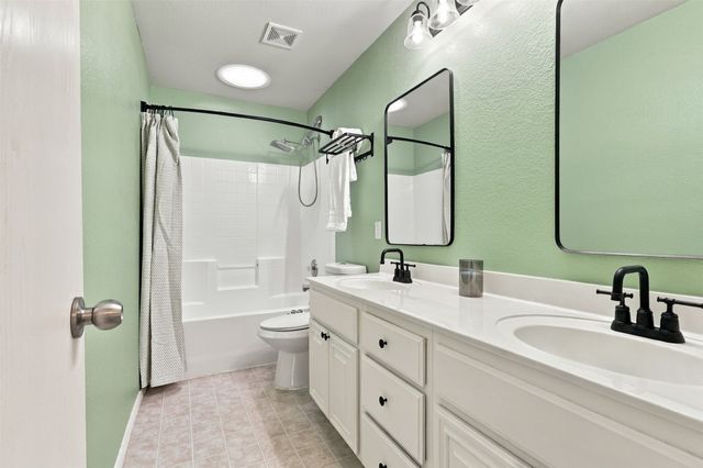 2325 Wakecrest Drive, Fort Worth, TX 76108