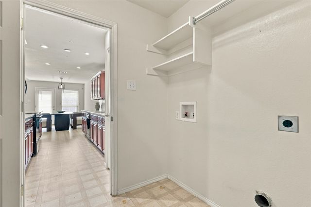 2325 Wakecrest Drive, Fort Worth, TX 76108