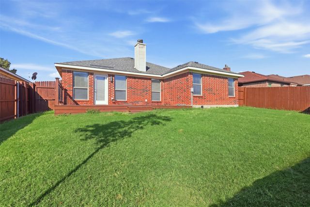 2325 Wakecrest Drive, Fort Worth, TX 76108