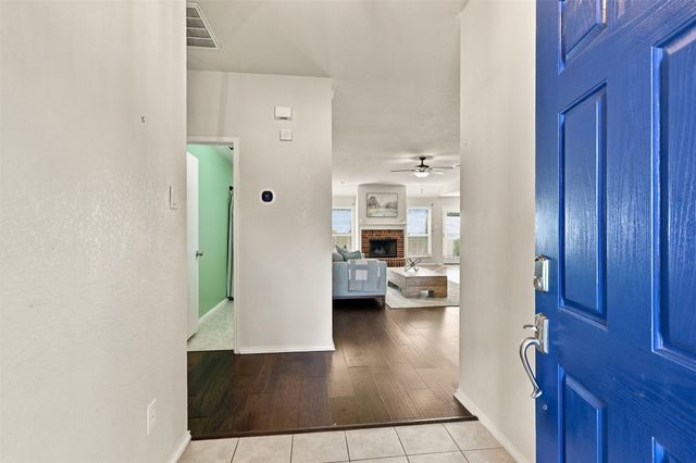 2325 Wakecrest Drive, Fort Worth, TX 76108