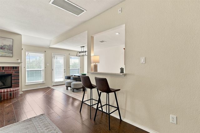 2325 Wakecrest Drive, Fort Worth, TX 76108