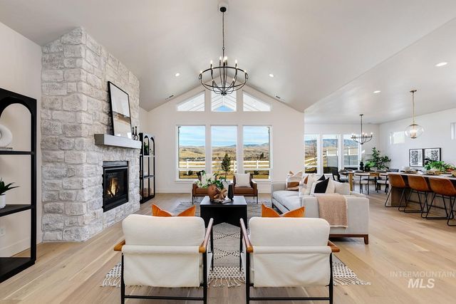 2888 E Mardia St, Meridian, ID 83642