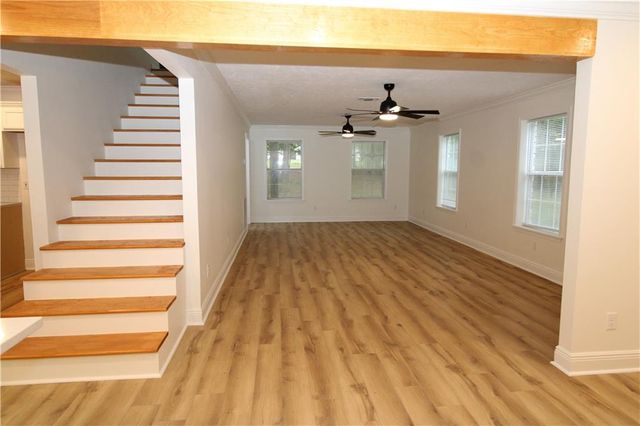 596 GRAYS CREEK Road, Dry Prong, LA 71423