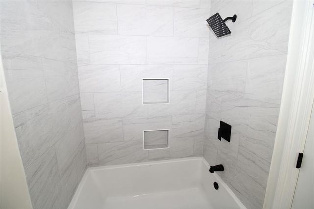 596 GRAYS CREEK Road, Dry Prong, LA 71423