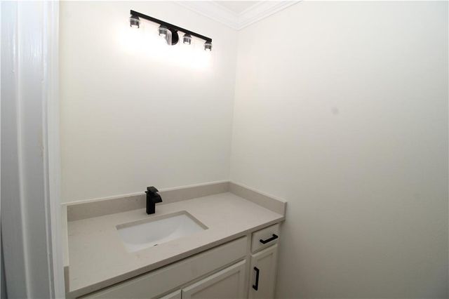 596 GRAYS CREEK Road, Dry Prong, LA 71423