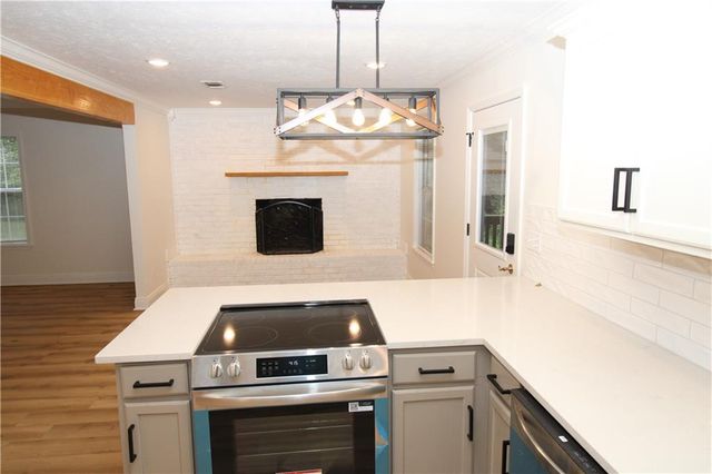 596 GRAYS CREEK Road, Dry Prong, LA 71423