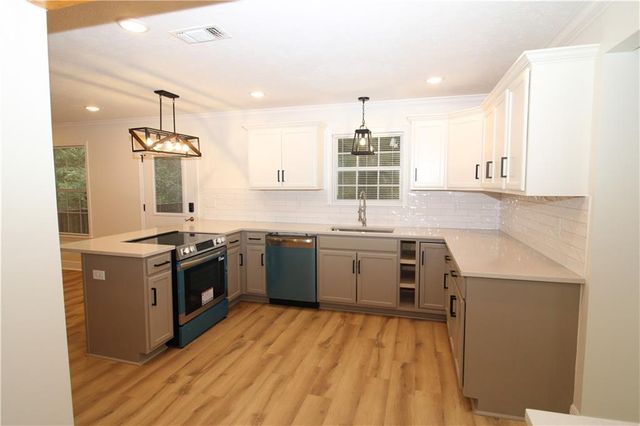 596 GRAYS CREEK Road, Dry Prong, LA 71423