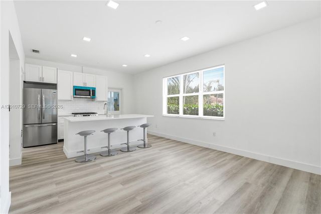 340 NE 125th St, North Miami, FL 33161