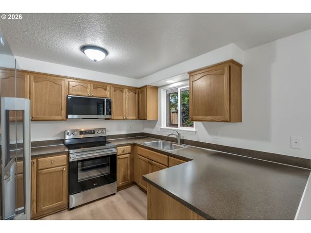 2340 Se 113TH Ave, Portland, OR 97216