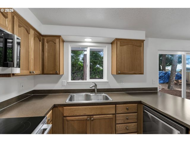 2340 Se 113TH Ave, Portland, OR 97216
