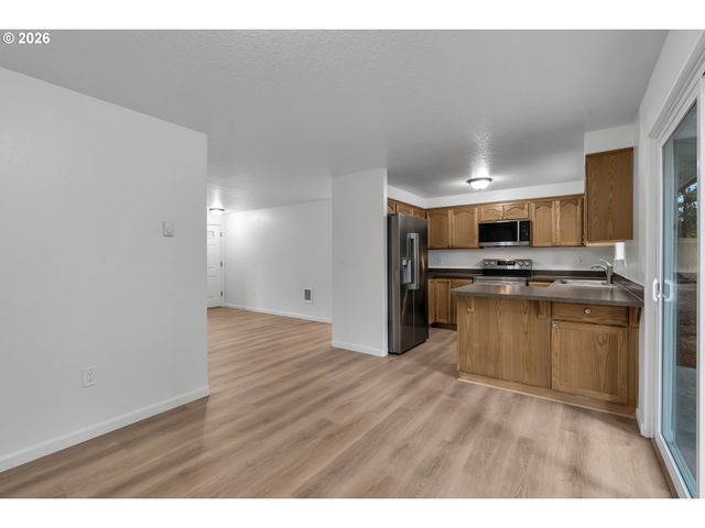 2340 Se 113TH Ave, Portland, OR 97216