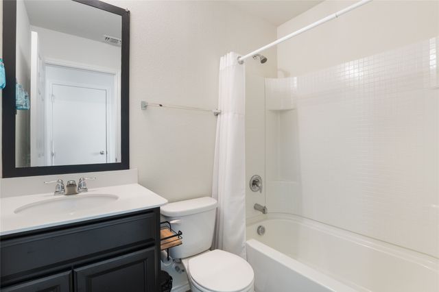 1420 Waggoner Drive, Aubrey, TX 76227