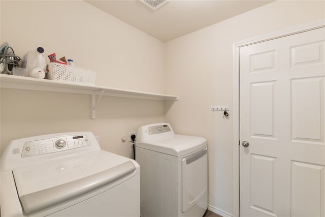 1420 Waggoner Drive, Aubrey, TX 76227