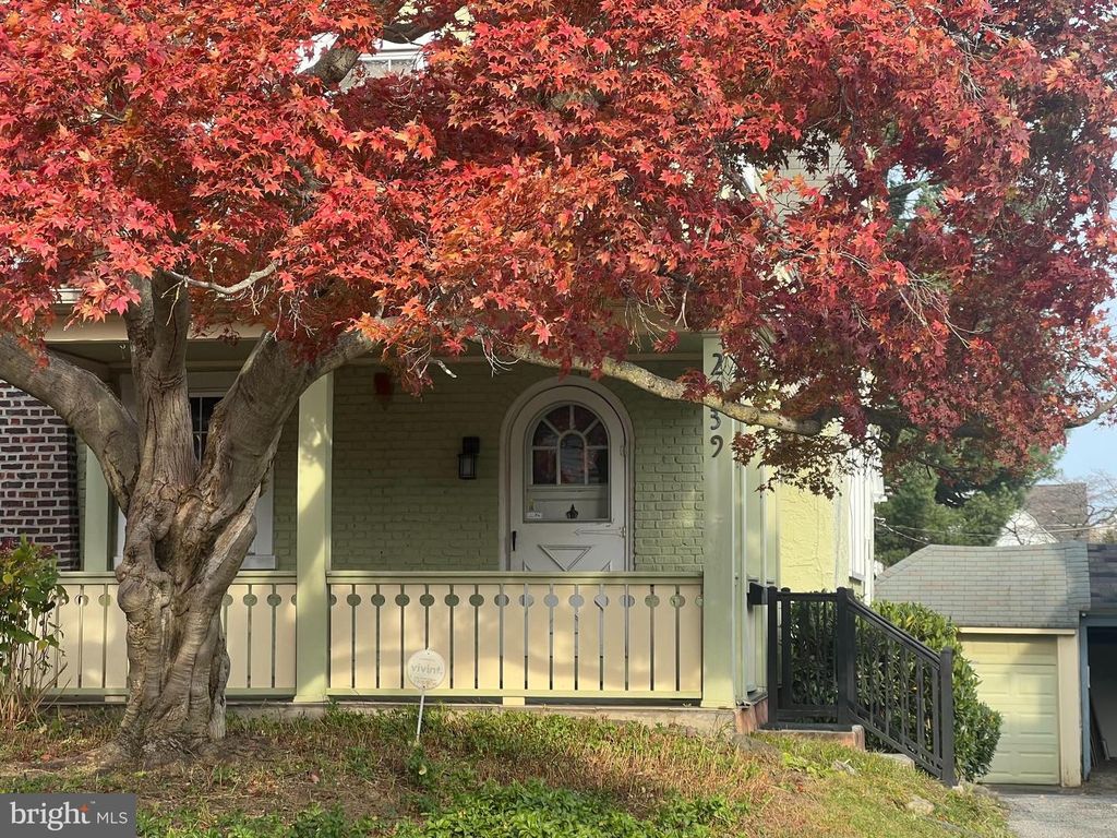 2939 BERKLEY RD, Ardmore, PA 19003