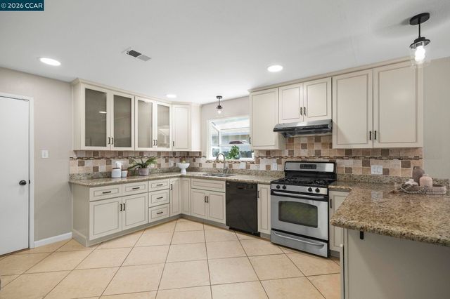 1808 Elkwood Dr, Concord, CA 94519
