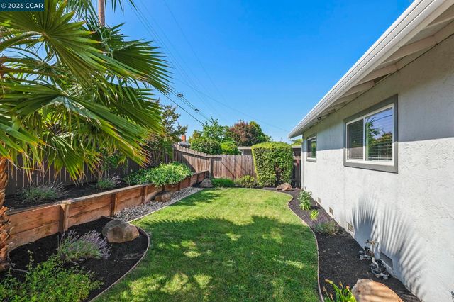 1808 Elkwood Dr, Concord, CA 94519