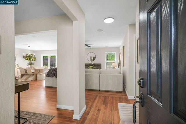 1808 Elkwood Dr, Concord, CA 94519