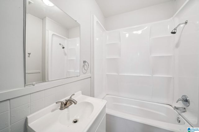 200 CENTER STREET, Bessemer, AL 35020