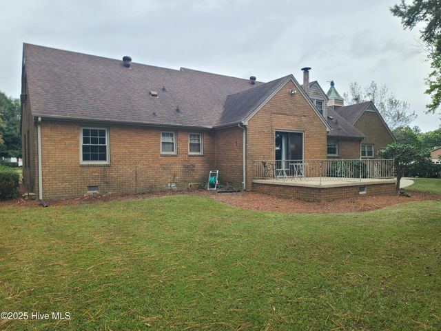 1700 Dubose Drive, Kinston, NC 28504