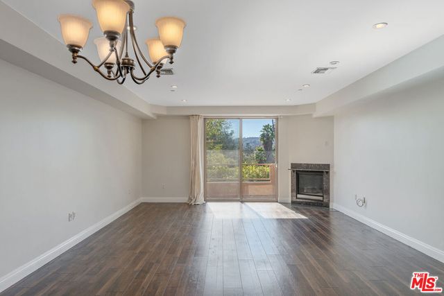 11218 Camarillo Street 305, North Hollywood, CA 91602