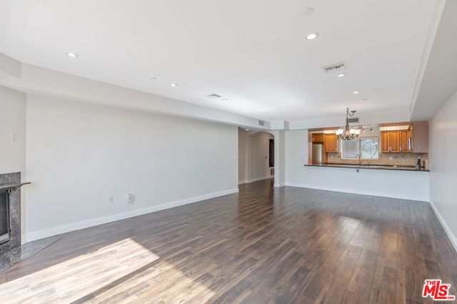 11218 Camarillo Street 305, North Hollywood, CA 91602