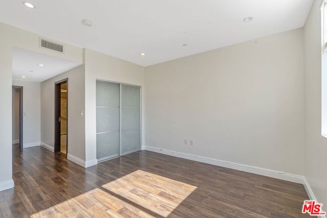 11218 Camarillo Street 305, North Hollywood, CA 91602