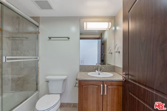 11218 Camarillo Street 305, North Hollywood, CA 91602